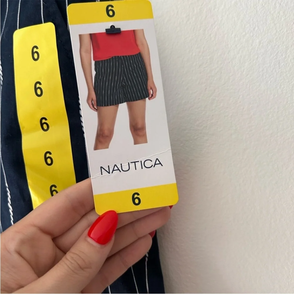 ⭐️ NEW Nautica Size 6 Mid Rise Navy White Striped Twill Shorts